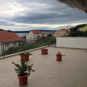 apartments-sevo.hotels-in-trogir.com/